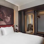 Radisson Red Centre, A Verified Net Zero Otel 4*