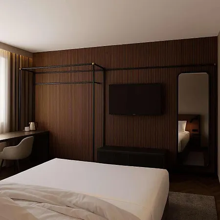 Radisson Red Centre Hotel
