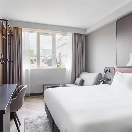 Hotel Radisson Red Centre, A Verified Net Zero 4*