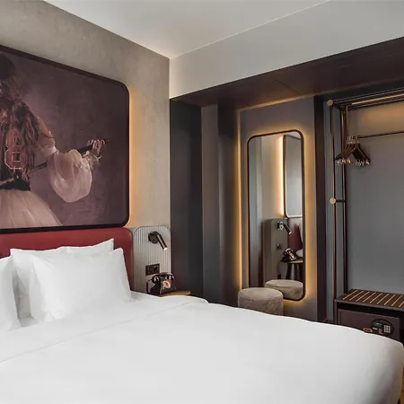 Radisson Red Centre, A Verified Net Zero Hotel 4*
