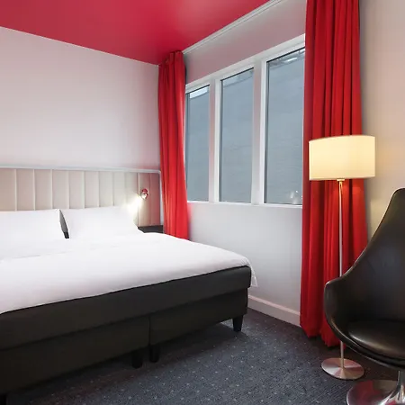 Hotel Radisson Red Centre, A Verified Net Zero 4*