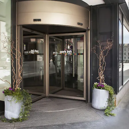 Hotel Radisson Red Centre, A Verified Net Zero