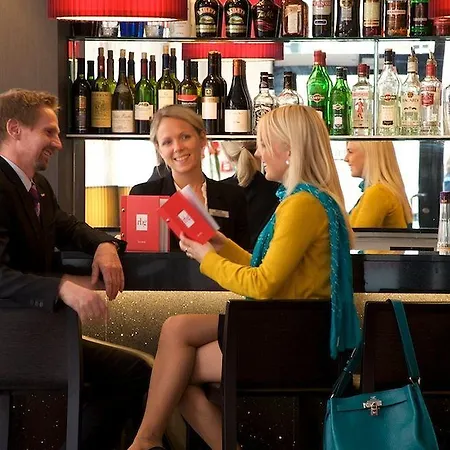 Radisson Red Centre, A Verified Net Zero ホテル オスロ