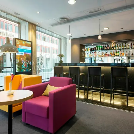 Radisson Red Centre 4*