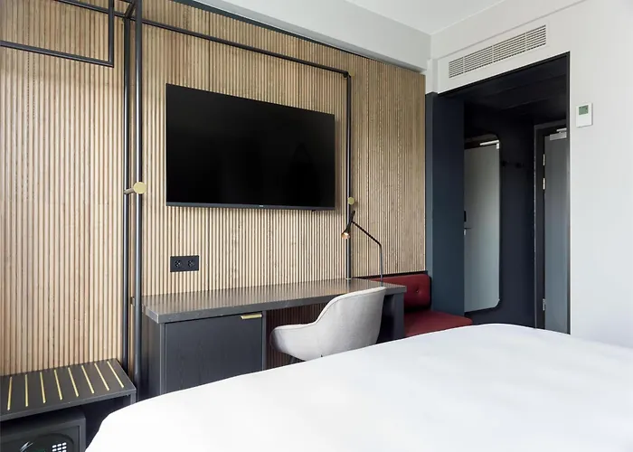 Radisson Red Centre, A Verified Net Zero Hotel