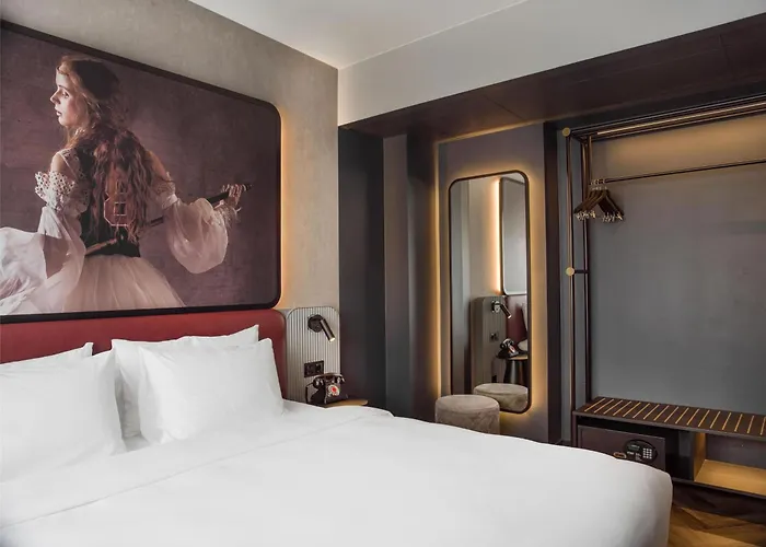 Radisson Red Centre, A Verified Net Zero Hotel 4*