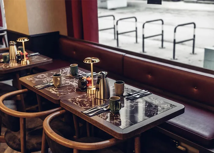 Radisson Red Centre, A Verified Net Zero فندق 4*