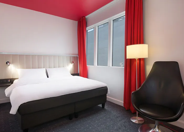 Hotel Radisson Red Centre, A Verified Net Zero 4*