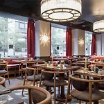 Radisson Red Centre, A Verified Net Zero 호텔