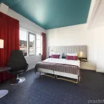 Radisson Red Centre, A Verified Net Zero 호텔