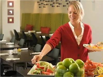 Radisson Red Centre Hotel 4*